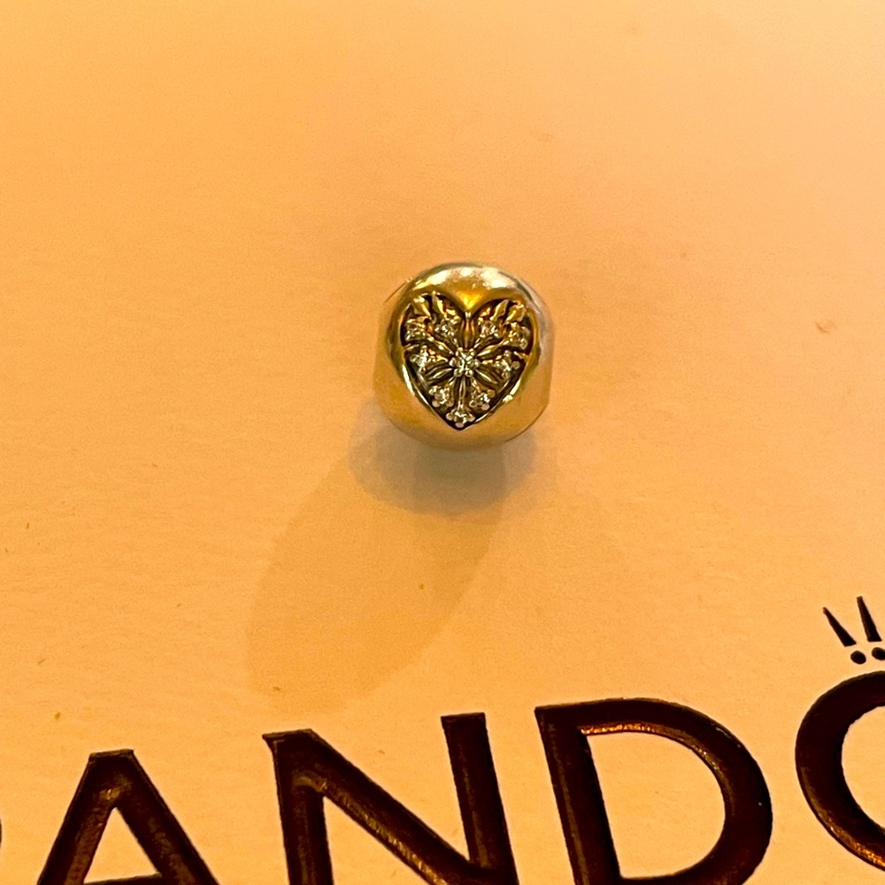 Authentic Pandora Heart of Winter Clip charm with sterling and cz retired HTF
